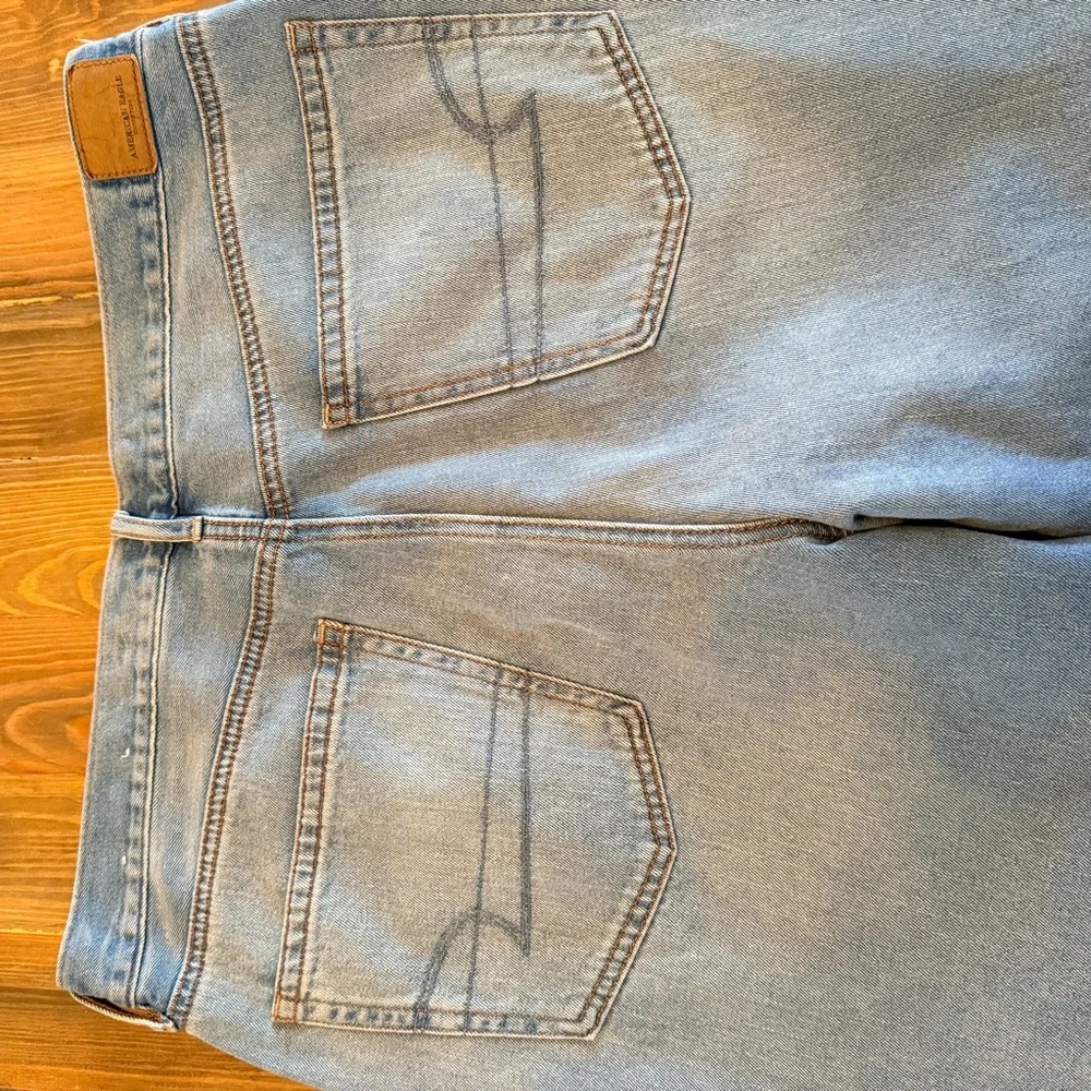 American Eagle Outfitters Light Blue Ankle Crop Jeans - Picture 6 of 10